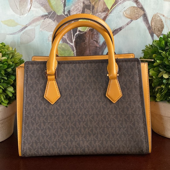 MICHAEL MK "HOPE" LOGO 🤎BROWN & MARIGOLD💛 MEDIUM MESSENGER BAG 💛LIKE NEW💛 - Picture 7 of 17